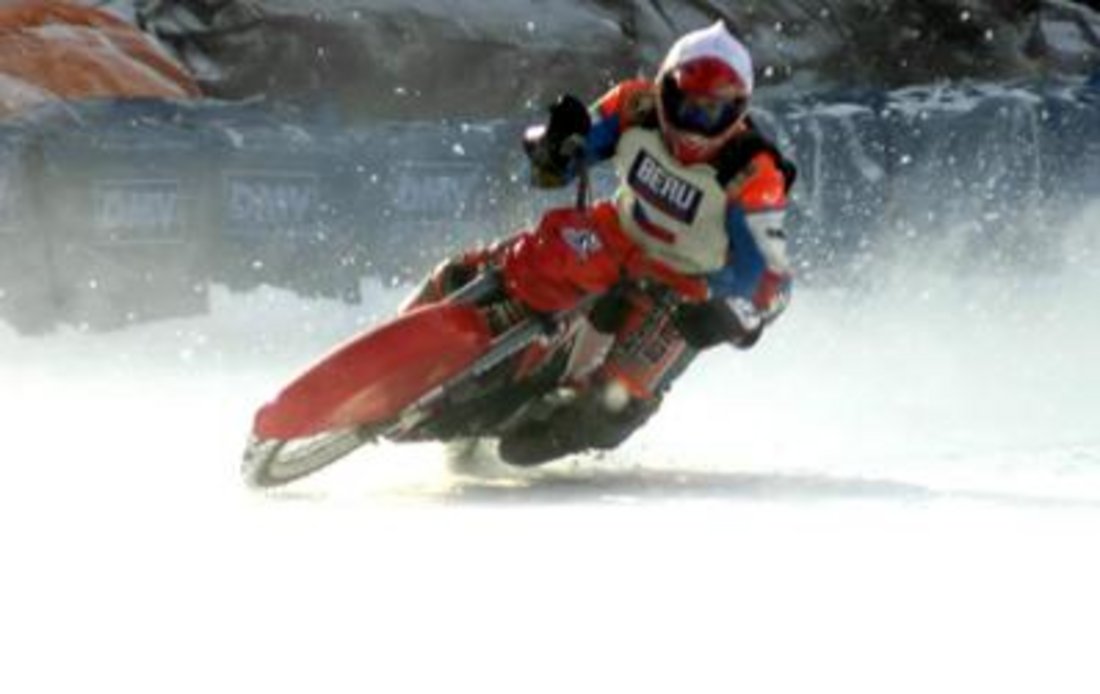 inzell winter speedway action 01