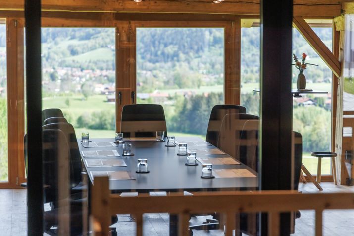 Präparierter Meetingraum