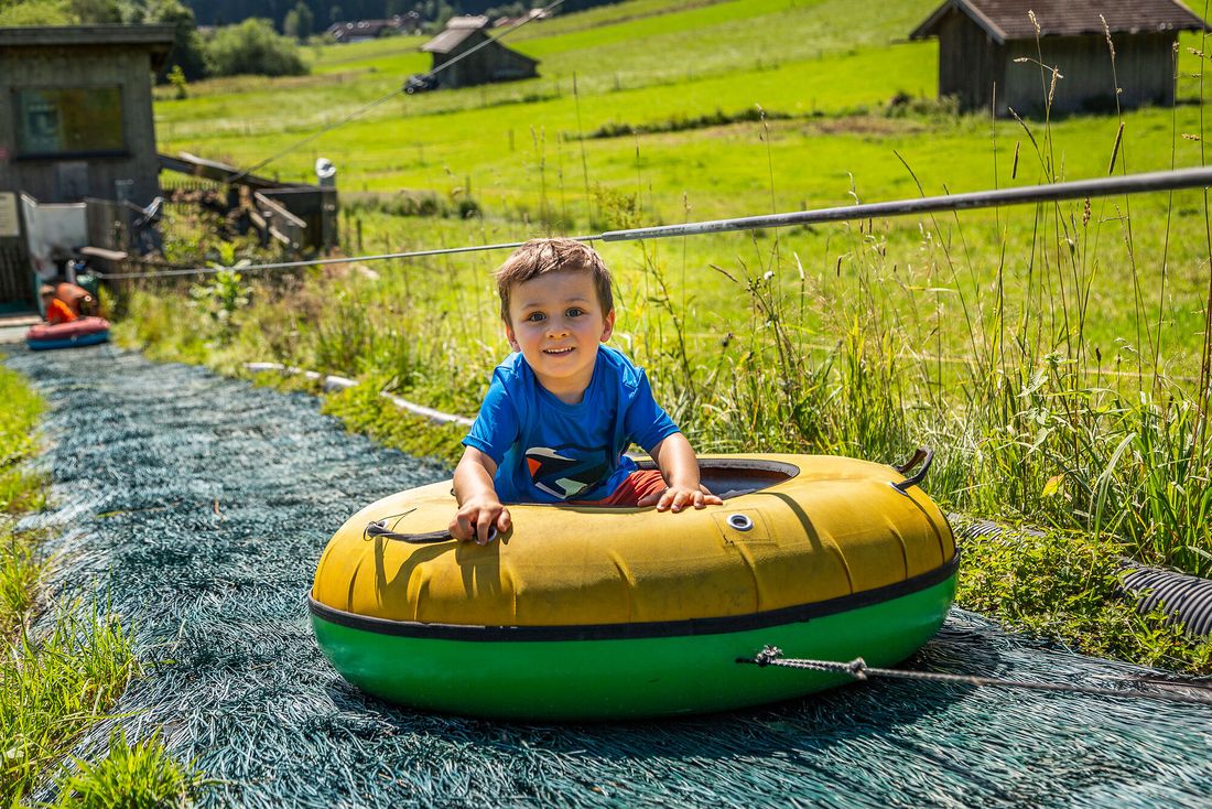 Reifenrutsche an der Kesselalm
