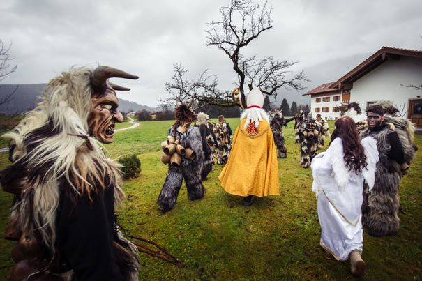 Nikolaus mit Kramperl