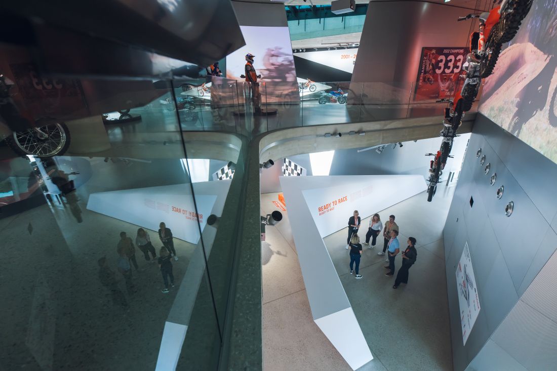 Architektur-Tour durch die KTM Motohall