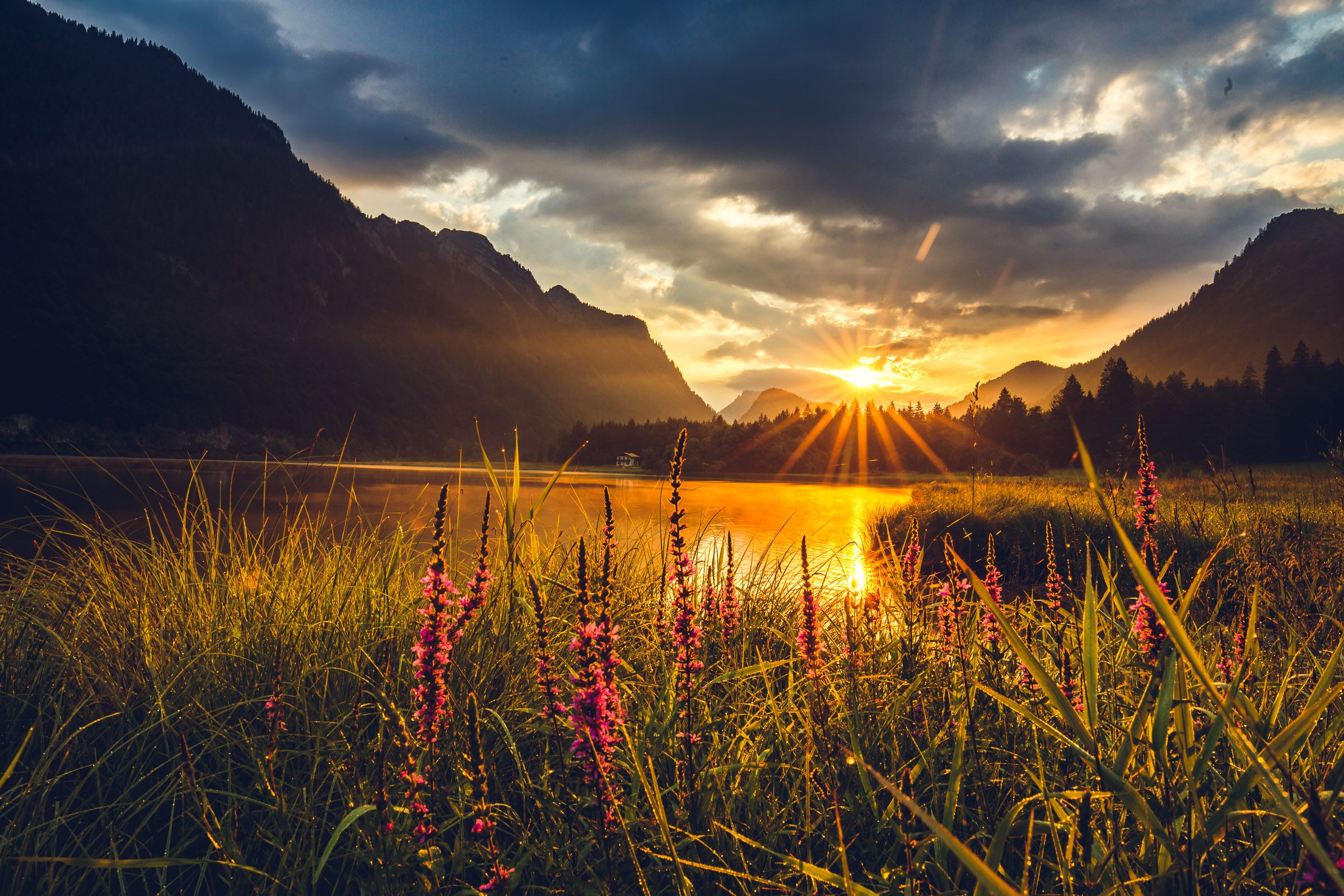 Sonnenuntergang am Weitsee in Ruhpolding