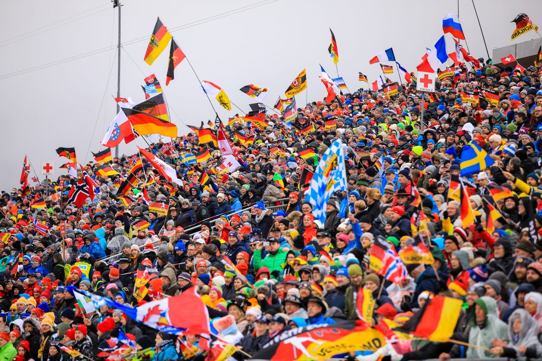 Fans beim Biathlon
