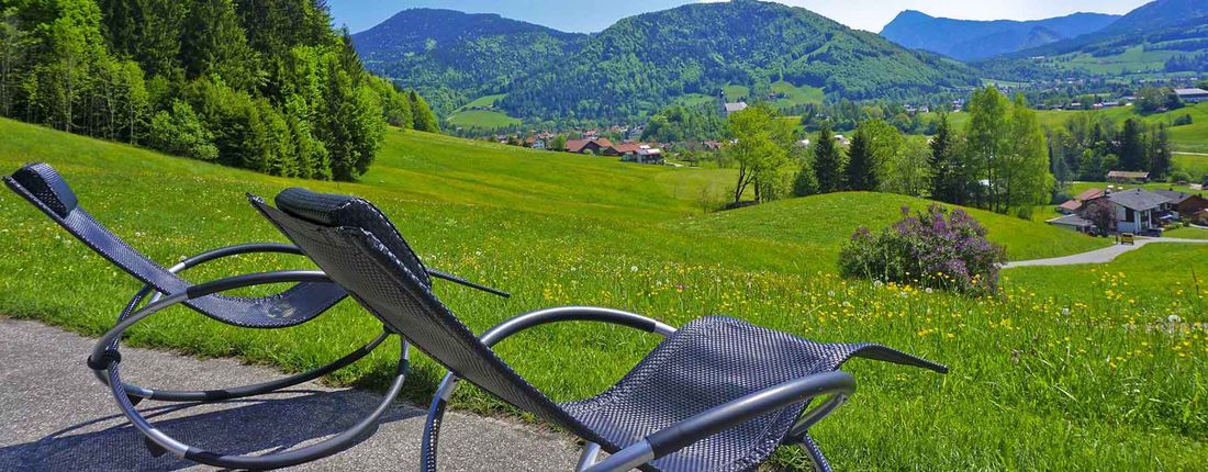 Obersteinberg-Hof, Liegen mit Blick nach Ruhpolding