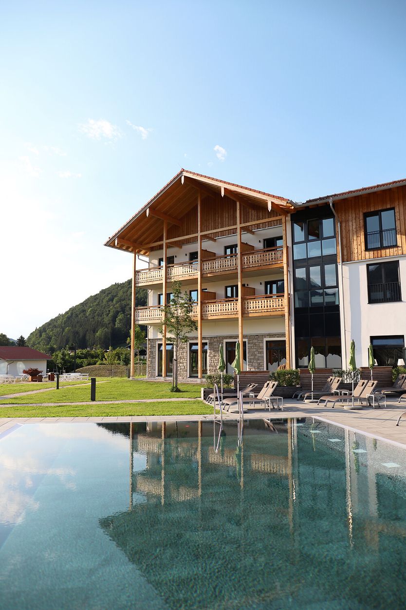 Der Poolbereich des aja Hotel Ruhpolding