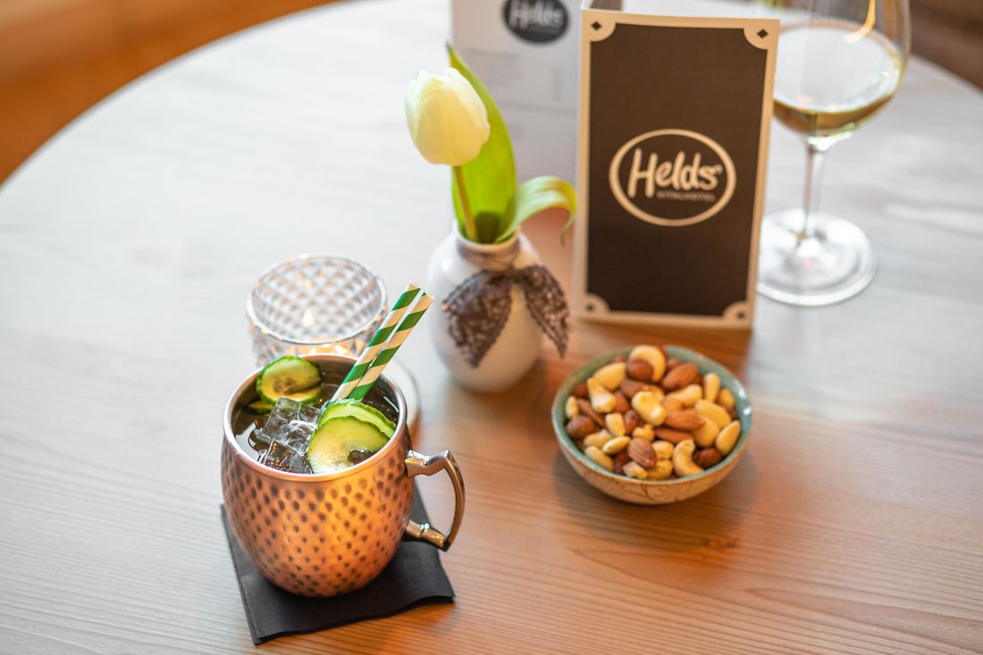 Bar Tisch mit Getränk