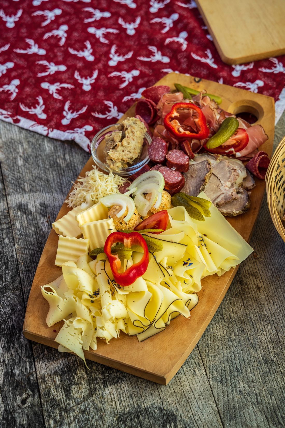 Brotzeitplatte auf der Hinteralm