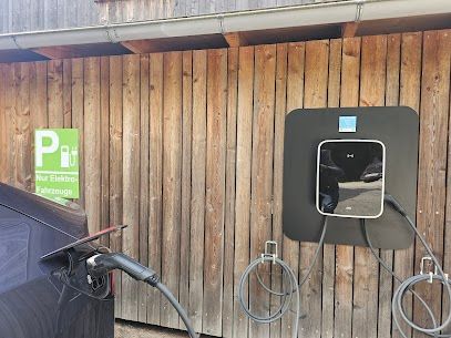 Unsere Ladestationen mit 11 kW Ladeleistung, Typ2-Stecker und eichrechtskonformer Abrechung