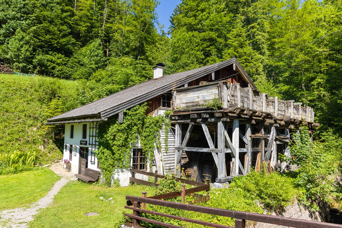 Die Glockenschmiede mit ihrem Wasserrad