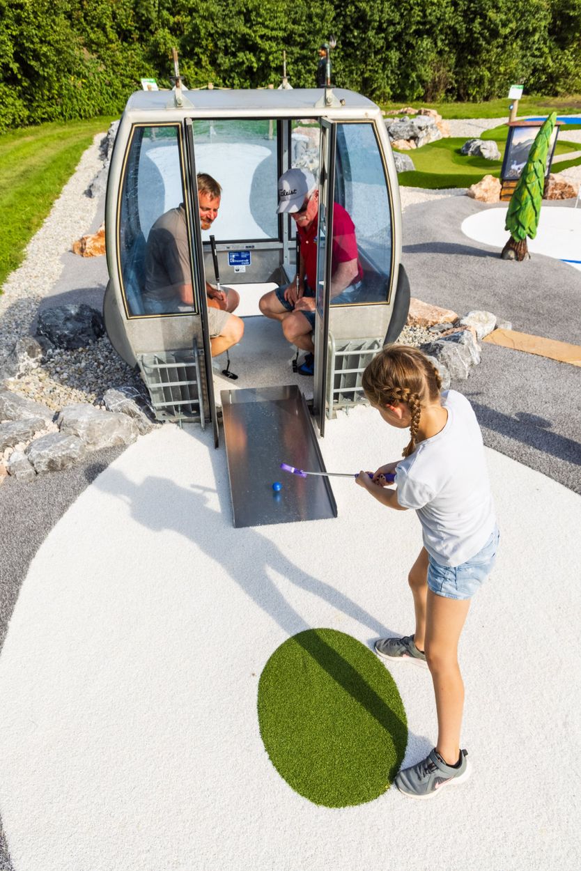 Gondel-Golfbahn beim Adventure Golf