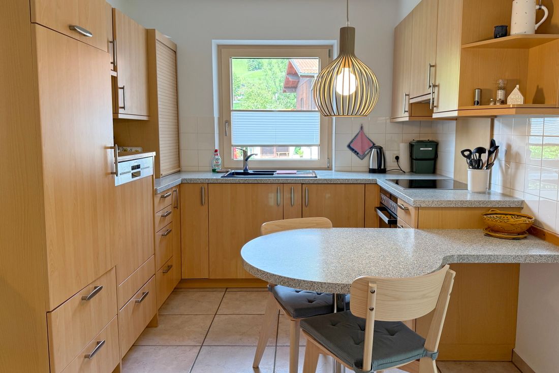 Separaten Küche mit Einbau Geräte.