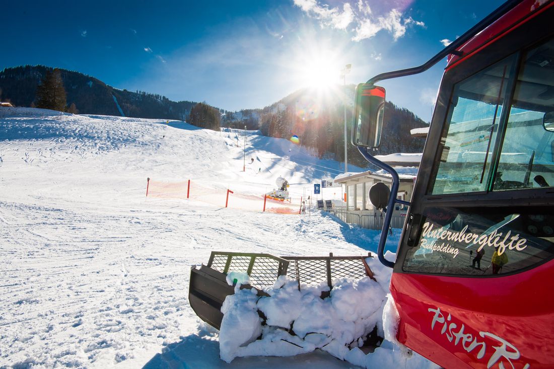 Pistenraupe am Unternberg