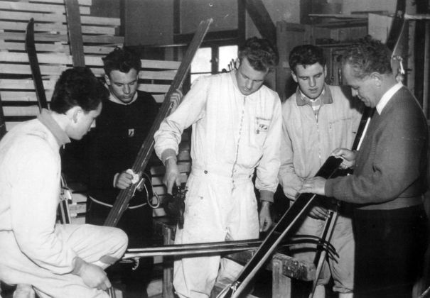 Skier werden gewachst