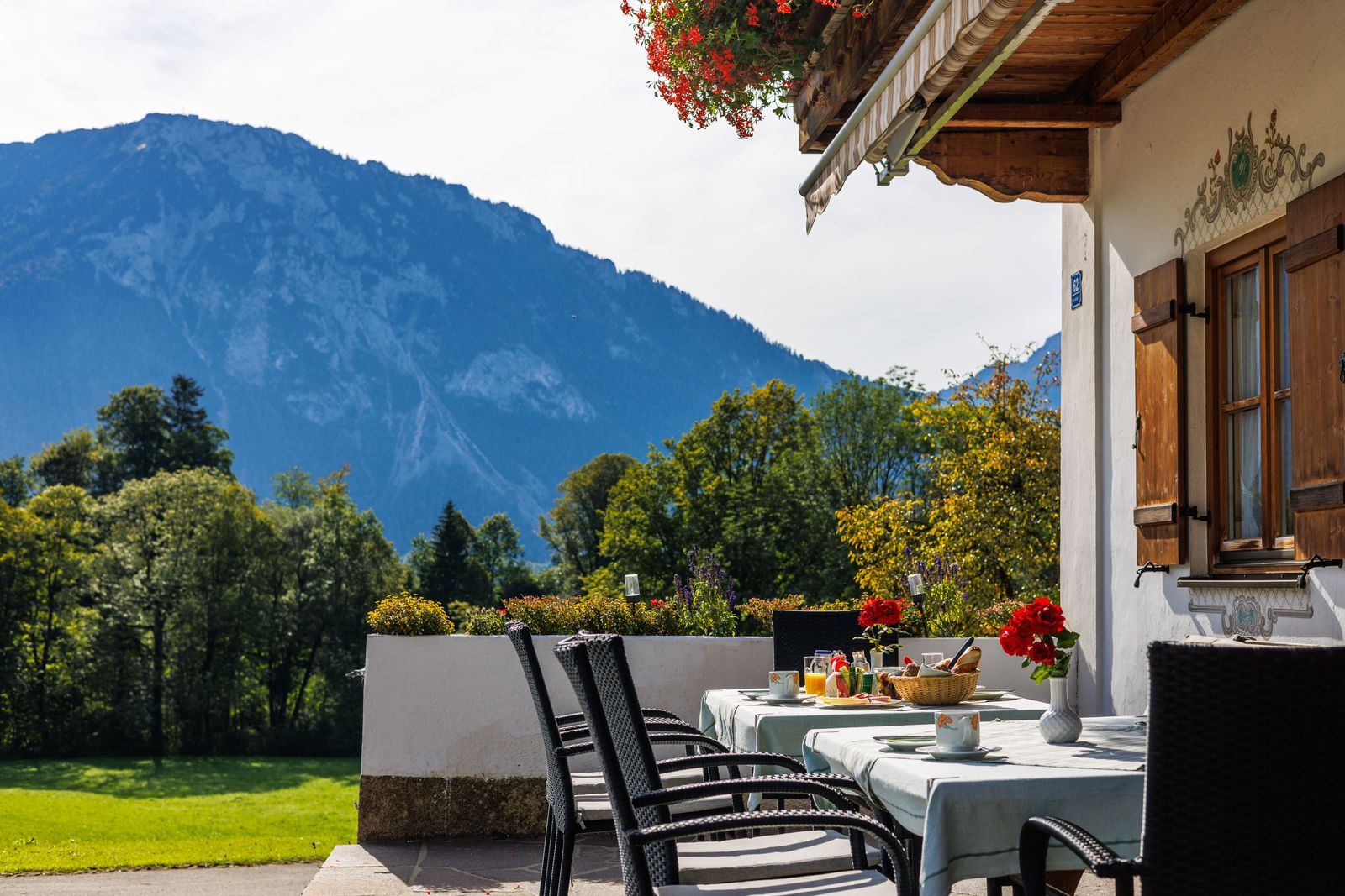 Brandstätter Hof, Frühstück auf der Terrasse