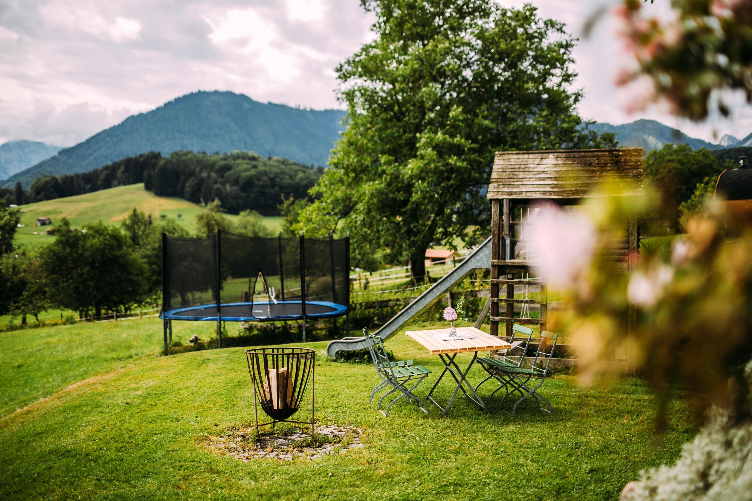 Dandl-Hof, Liegewiese & Spielplatz