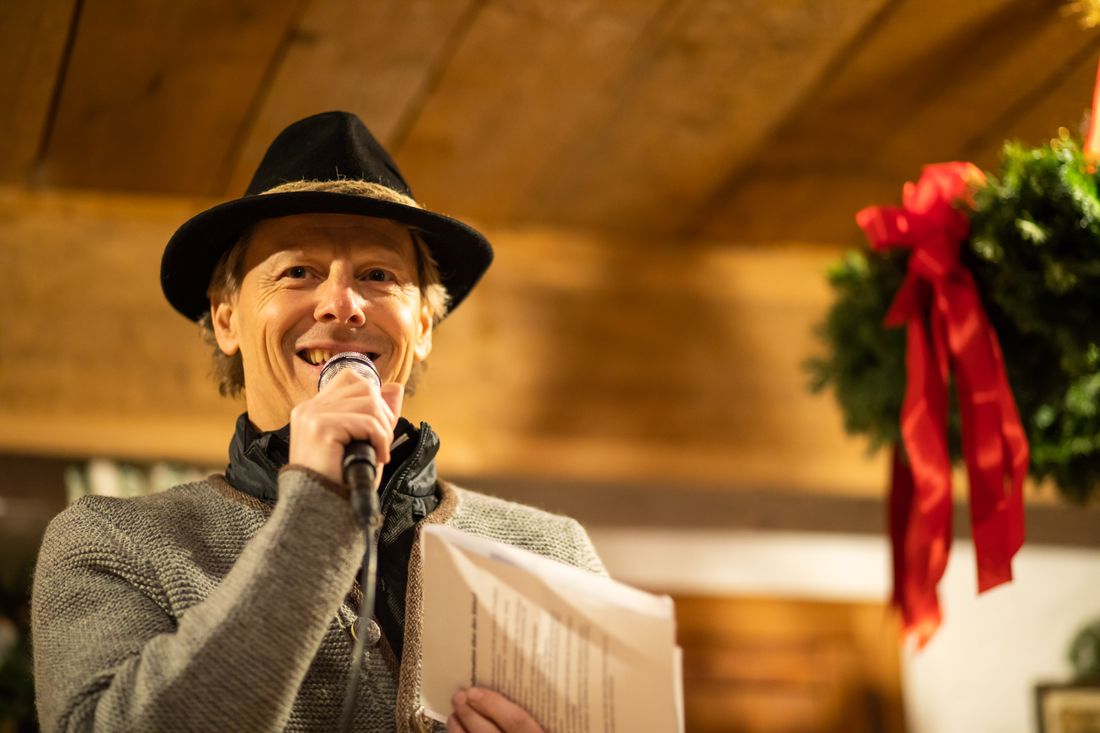 Eine Ansprache zur Adventszeit wird gehalten